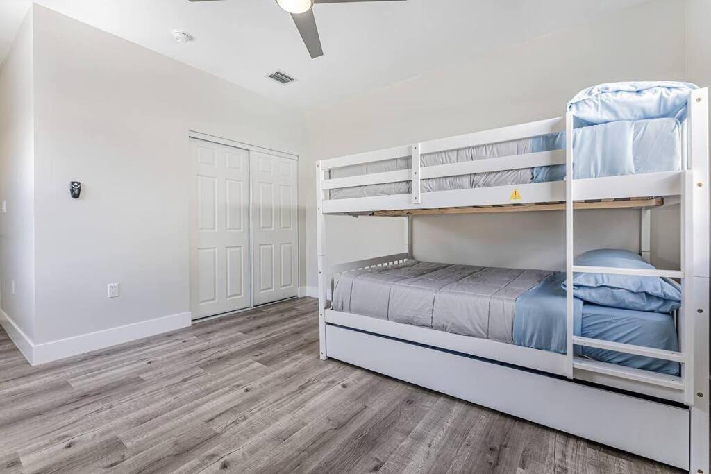 Modern Oasis Retreat - Close To Airport Casa de férias Miami